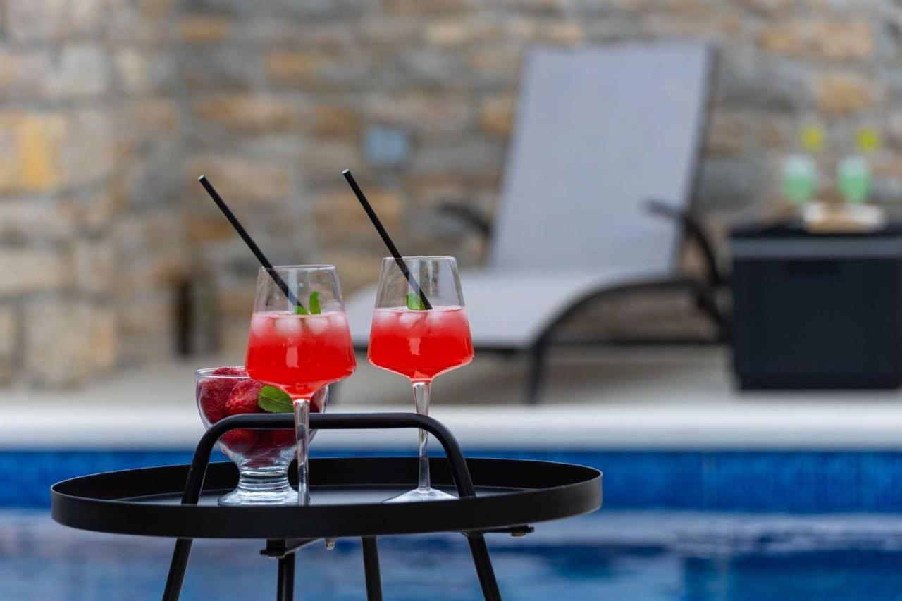 Stone Villa Didovi Snovi With Heated Pool Lisane Ostrovicke Exterior photo